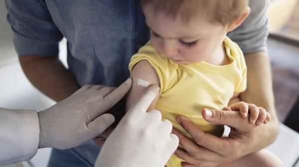 Ministério da Saúde incluí vacina contra Covid-19 no calendário infantil