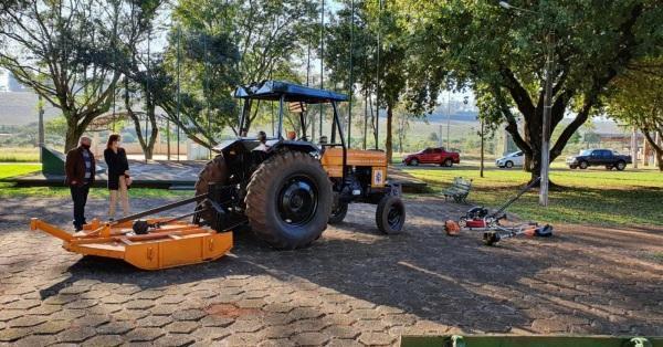 Trator do Parque de Exposições é reformado por empresários