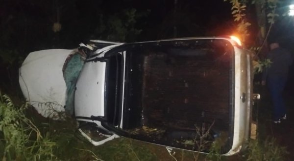 AUGUSTO PESTANA>Cruz-altense fica ferido após bater carro em árvore na ERS-522