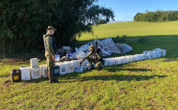 BATALHÃO AMBIENTAL> Flagra descarte irregular de embalagens de agrotóxicos 
