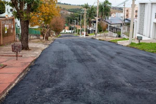 INFRAESTRUTURA> Rua Marechal Floriano Peixoto Recebe Reperfilagem Asfáltica