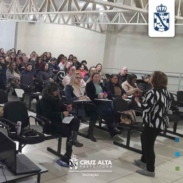 Professores municipais participam de capacitação 