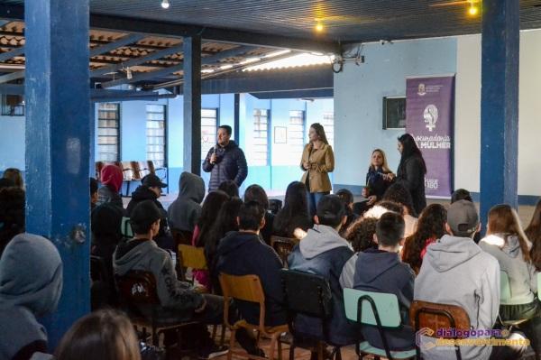 Escola Belarmino Cortes recebe palestra da Procuradoria da Mulher