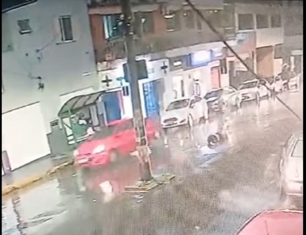 TRÂNSITO> Mulher é atropelada na avenida Venâncio Aires no Centro de Cruz Alta