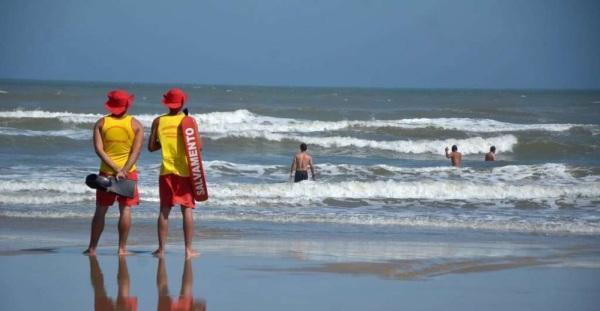 Corpo de Bombeiros abre 600 vagas de guarda-vidas temporários no RS