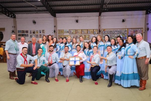 CTG Querência da Serra recebe Certificado de Mérito Cultural