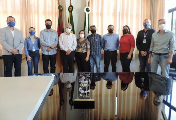 Sala do empreendedor recebe troféu ouro do Sebrae