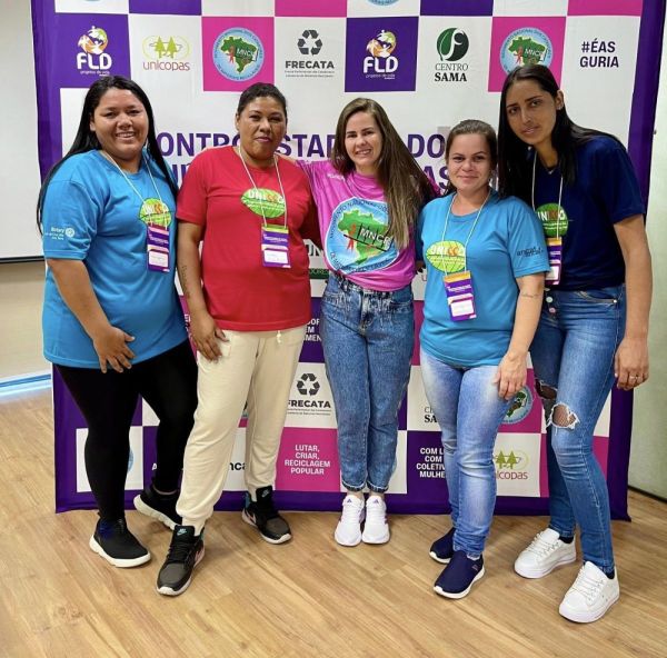 Catadoras da UNICCA participam de encontro estadual em POA