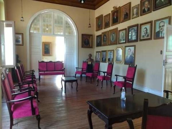 Ex-prefeito Vilson Roberto se manifesta sobre Prédio da Prefeitura