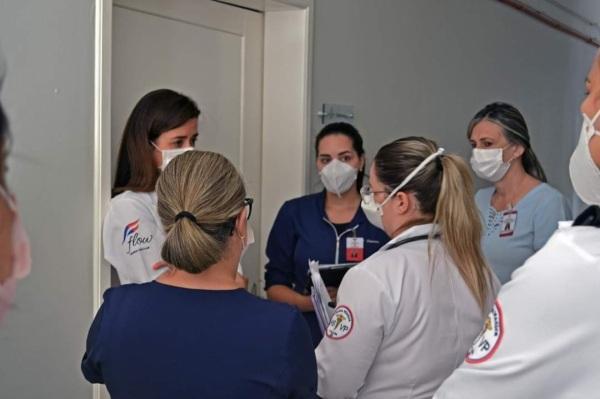 Equipe médica do HSVP realiza visita interdisciplinar aos pacientes 