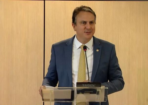 Ministro da Educação confirma suspensão de calendário do Novo Ensino Médio