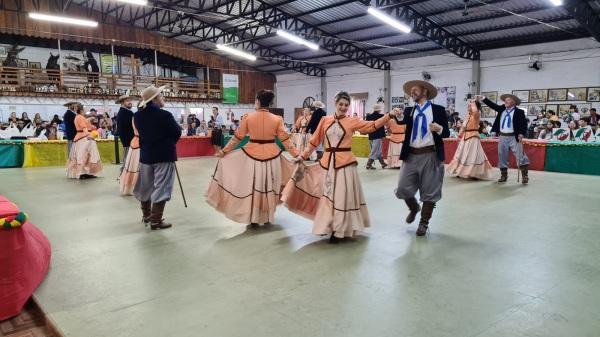 Querência da Serra recebeu o 8º Conart neste domingo com intensa movimentação