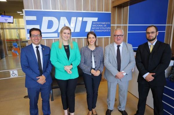 Prefeita Paula se reúne com Diretor do DNIT para tratar melhorias na BR-158