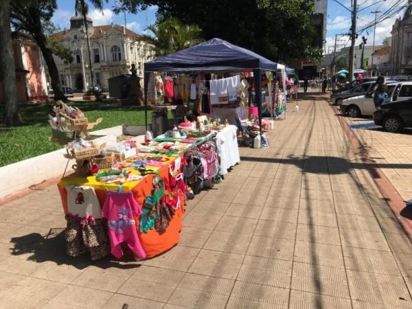 Artesãos estarão na quinta e sexta-feira na Praça General Firmino de Paula