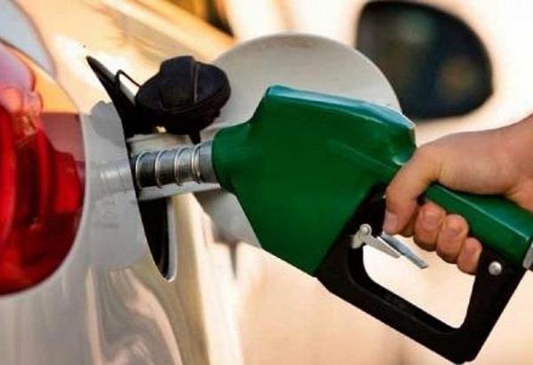 Petrobras eleva de uma só vez preço da gasolina, diesel e gás.