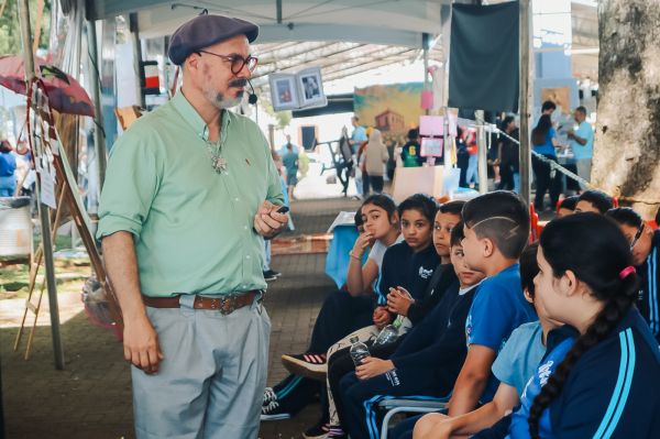 Oficina Prosa Musicada encanta público no segundo dia da Feira do Livro