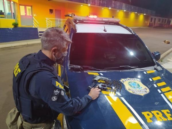 PRF prende  dois casais por porte ilegal de armas e munições em Ijuí 