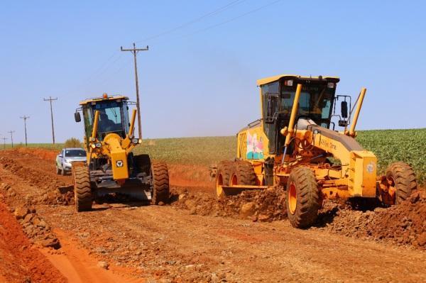Prefeitura de Cruz Alta realiza trabalho de recuperação de estradas vicinais