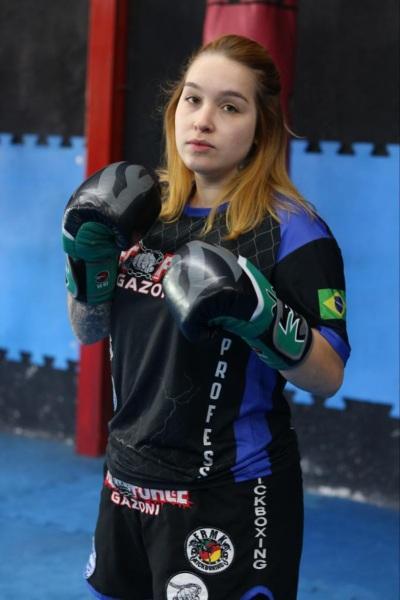 Cruz-altense é convocada para Campeonato Brasileiro de Kickboxing em Curitiba