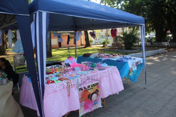 FEIRA DE ARTESANATO> Hoje artesãs estarão na Praça General Firmino até às 17h