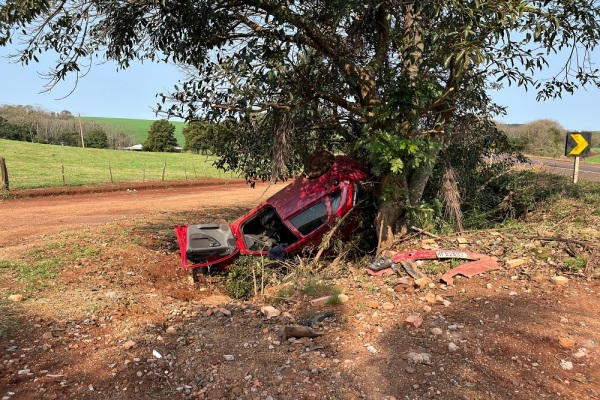 TRÂNSITO> Acidente na ERS-155 em Santo Augusto deixa duas pessoas feridas