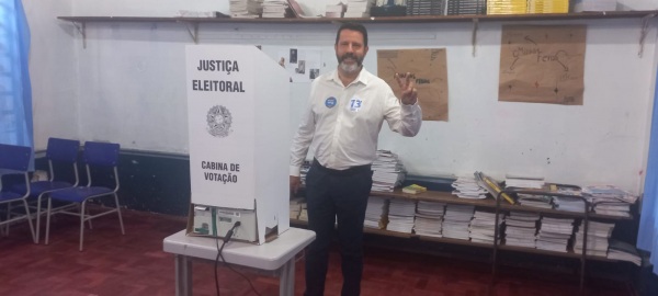 ELEIÇÕES EM CRUZ ALTA> Candidato Ederson Barbosa votou no Belarmino Cortes