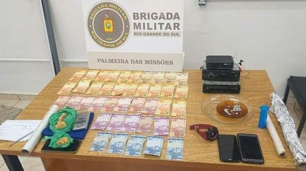 Dupla é presa por tráfico de drogas em Palmeira das Missões 