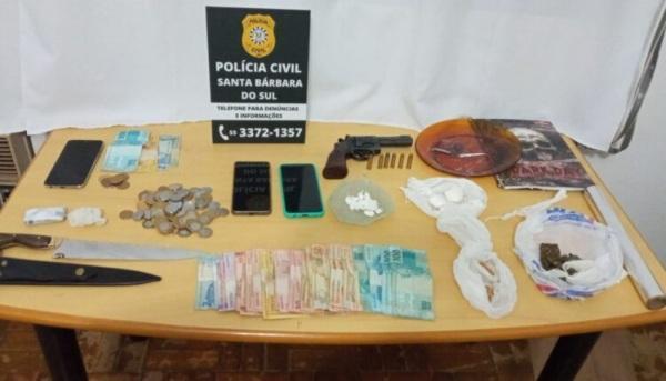 Três pessoas são presas por tráfico de drogas em Santa Bárbara do Sul