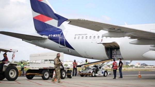 Nova remessa de 193,2 mil vacinas CoronaVac chega ao RS neste domingo
