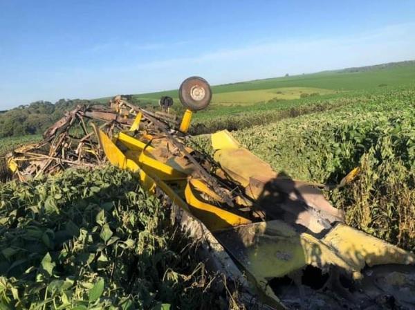 Avião cai e pega fogo em Fortaleza dos Valos