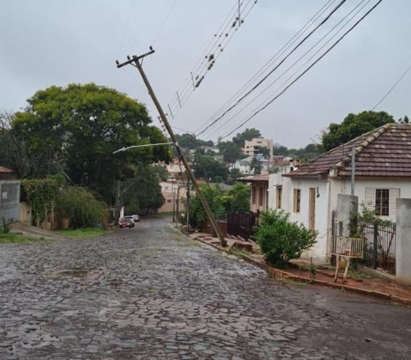 Ventos de 75km/h e 5 Mil Clientes sem energia elétrica em Cruz Alta