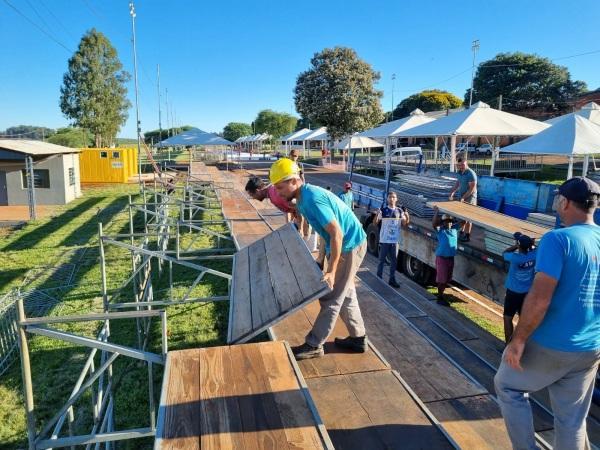 CARNAVAL FORA DE ÉPOCA : Ensaio técnico é hoje no Sambódromo Mestre Vidal