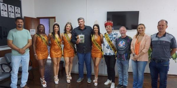 Carnaval:corte entrega convites para os Prefeitos de Tapera, Ibirubá e Selbach
