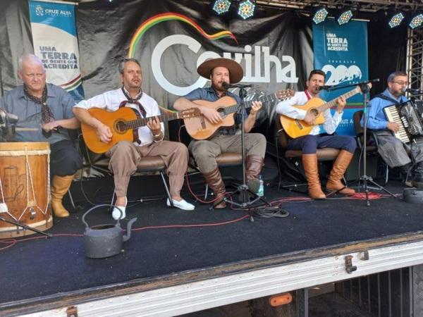 Praça Erico Verissimo terá mateada e música neste domingo