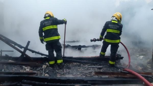 Incêndio destrói casa no interior de Panambi no sábado; ninguém ficou ferido