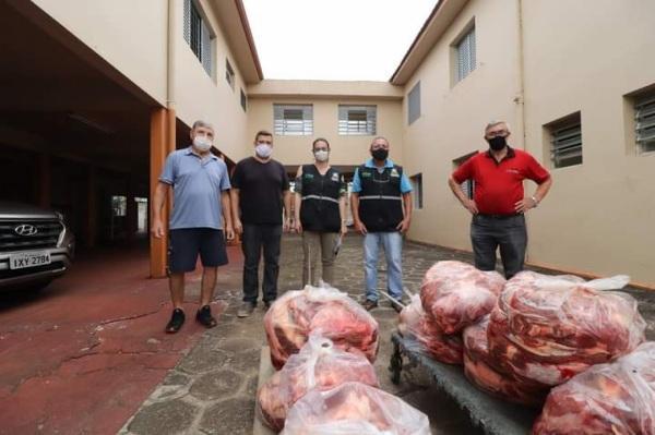 HSVP e Asilo Santo Antônio recebem doação de carne da Defesa Agropecuária