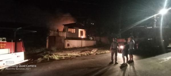 Comunidade se mobiliza para ajudar família que perdeu tudo em Incêndio