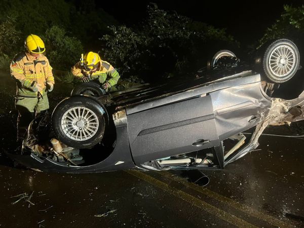 Veículo capota e é atingido por outro próximo a ponte do Pulador em Ibirubá 
