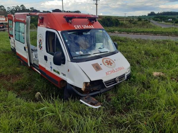 Acidente de trânsito com ambulância do Samu em Cruz Alta