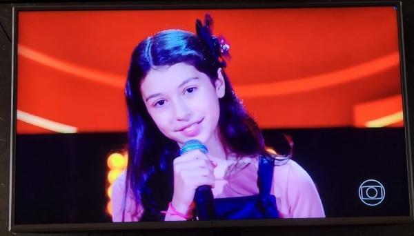 Cruz-altense Alice Cardoso de Oliveira está no the Voice Kids da Rede Globo