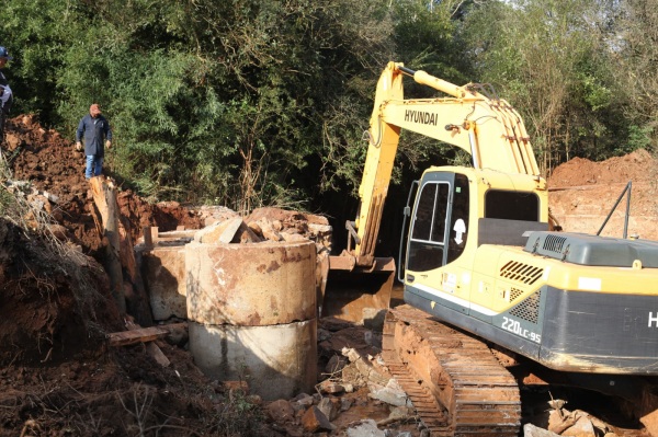 INTERIOR > Ponte no Rincão dos Mendes está sendo reconstruída