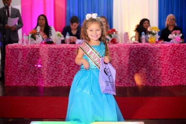 Cruzaltense de 4 anos conquista o título Miss Gold RS