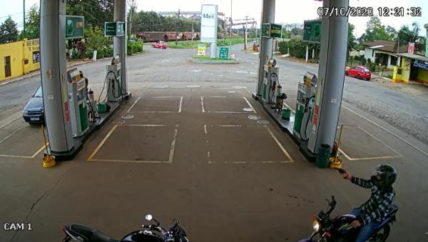 Posto de Combustíveis foi alvo de roubo a mão armada em Cruz Alta