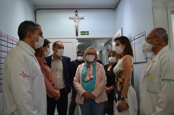 Secretária da Saúde, Arita Bergmann, visita Hospital São Vicente de Paulo