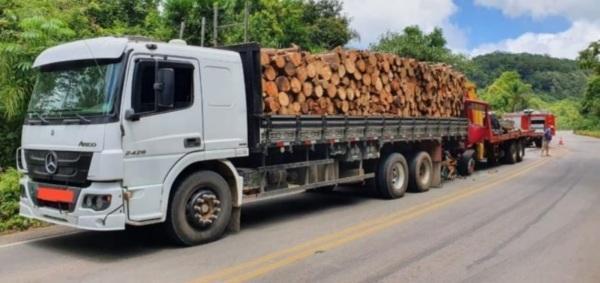 Acidente envolve caminhão de Cruz Alta e deixa duas pessoas feridas na ERS-400