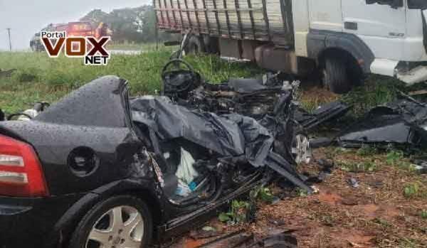 Caminhão de Cruz Alta se envolve em grave acidente de trânsito na BR 163