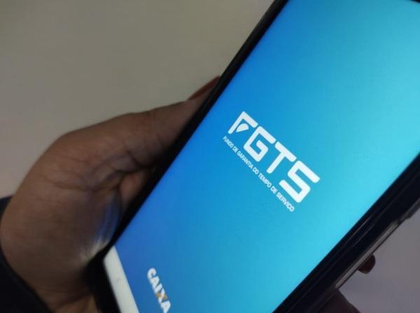 Prazo para fazer saque extraordinário de até R$ 1 mil do FGTS termina dia 15