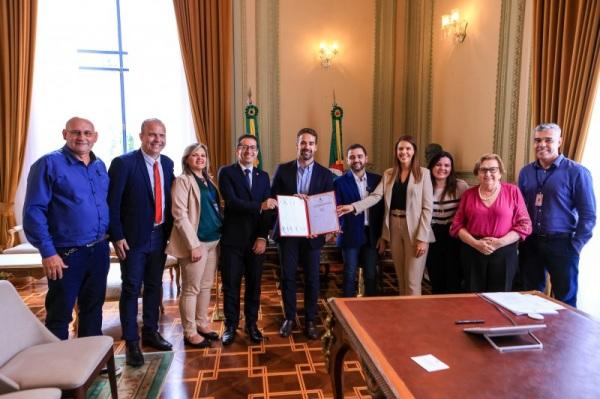 Governador assinou contrato para o recomeço das obras do Margarida Pardelhas