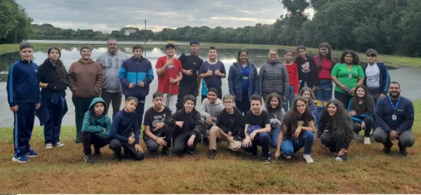 Alunos da Escola Toríbio Veríssimo visitam sistemas de água e esgoto da Corsan
