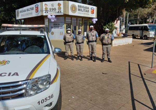 Brigada Militar realiza panfletagem alusiva aos 15 anos de Lei Maria da Penha